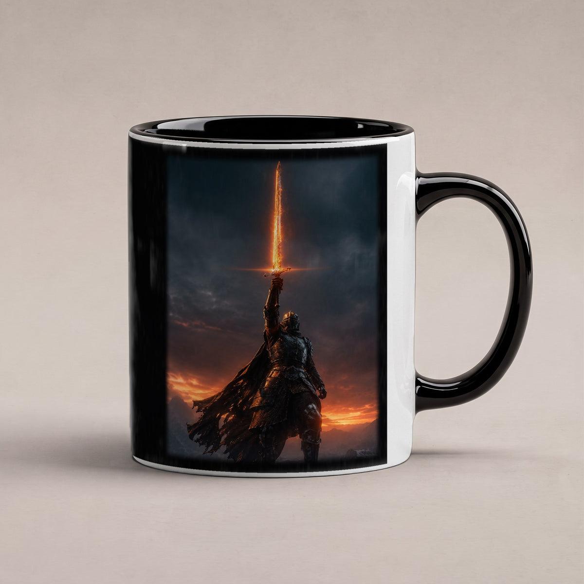 Das Flammenschwert – Tasse innen schwarz, freigestellt