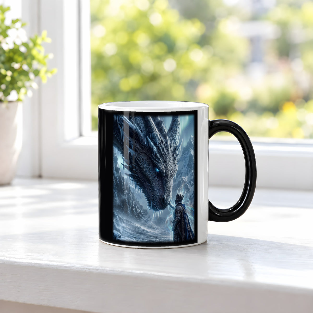 Der Frostpakt – Black Edition Zaubertasse mit Motiv (heiß), auf der Fensterbank