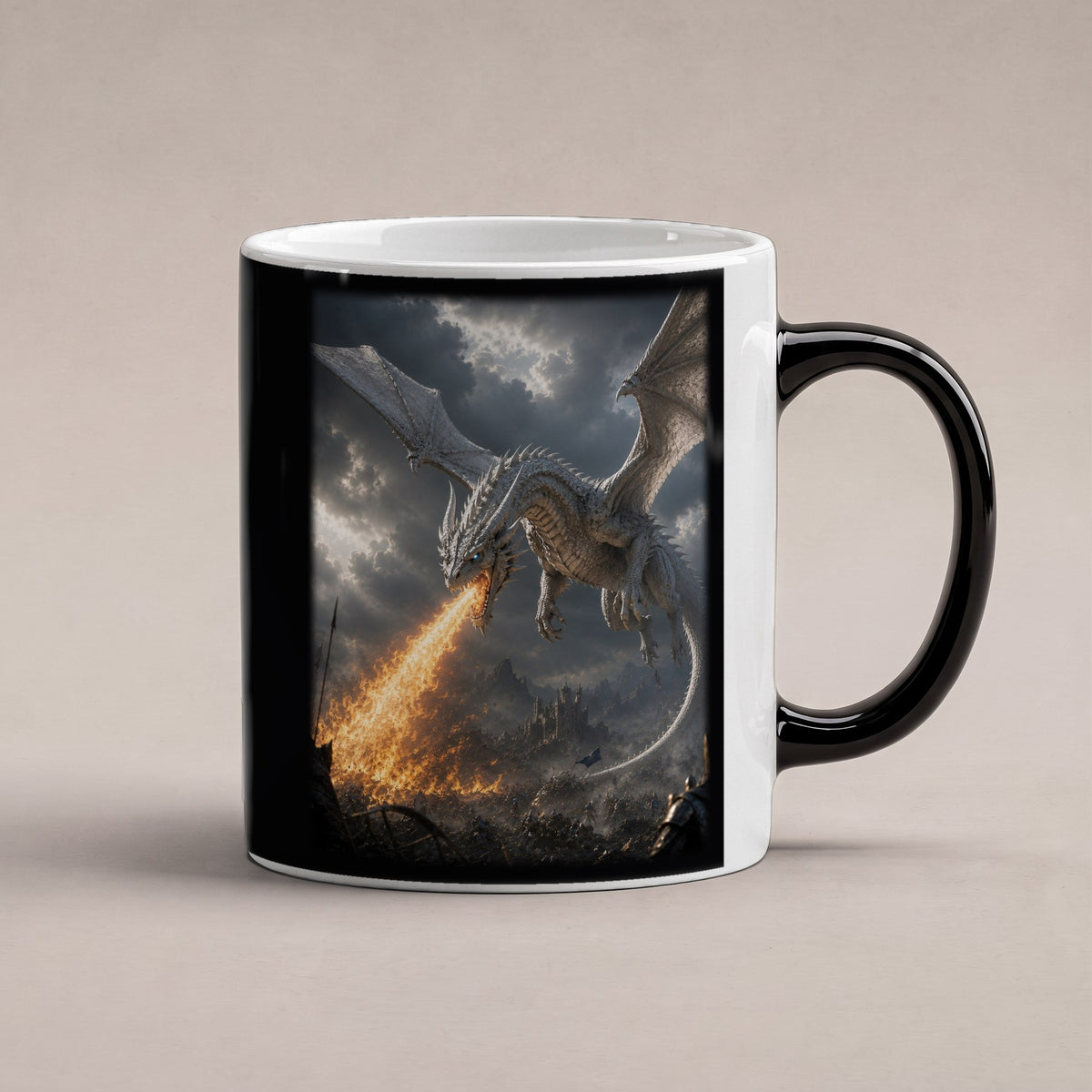Feuer des Weißen Drachen – Black Edition Zaubertasse mit Motiv (heiß), freigestellt
