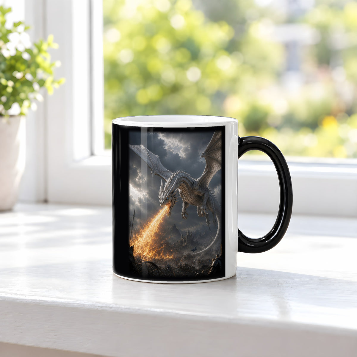 Feuer des Weißen Drachen – Black Edition Zaubertasse mit Motiv (heiß), auf der Fensterbank