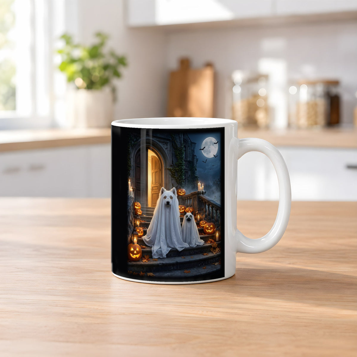 Die Spukhunde – weiße Tasse, auf dem Küchentresen