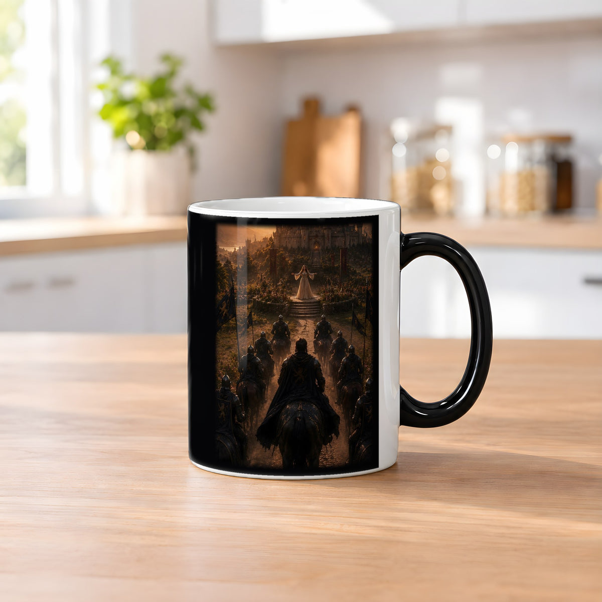 Heimkehr des Königs – Black Edition Zaubertasse mit Motiv (heiß), auf dem Küchentresen