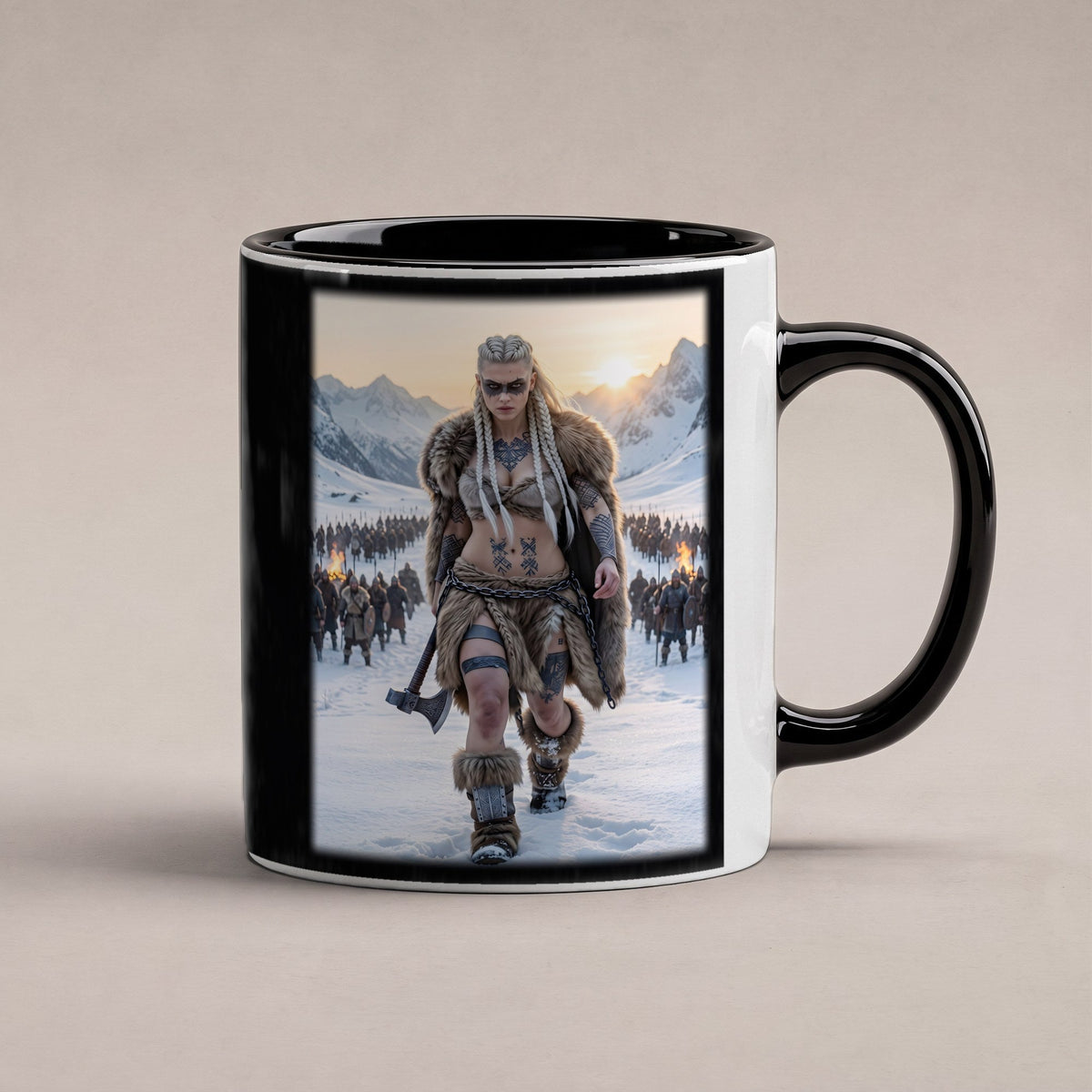 Die Heerführerin – Tasse innen schwarz, freigestellt