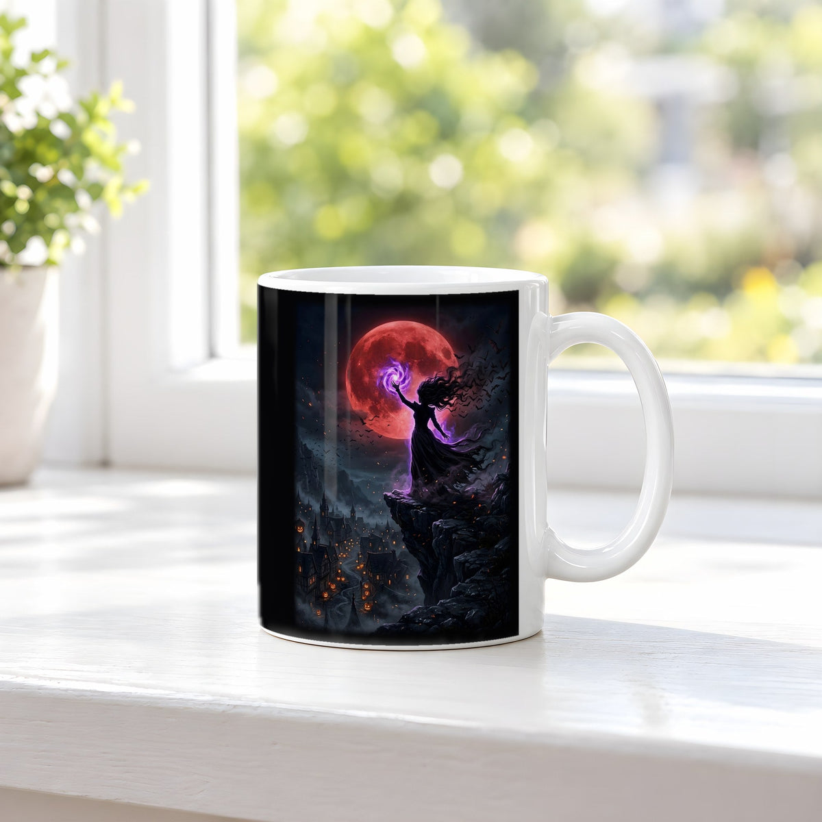 Die Hexenkönigin – weiße Tasse, auf der Fensterbank