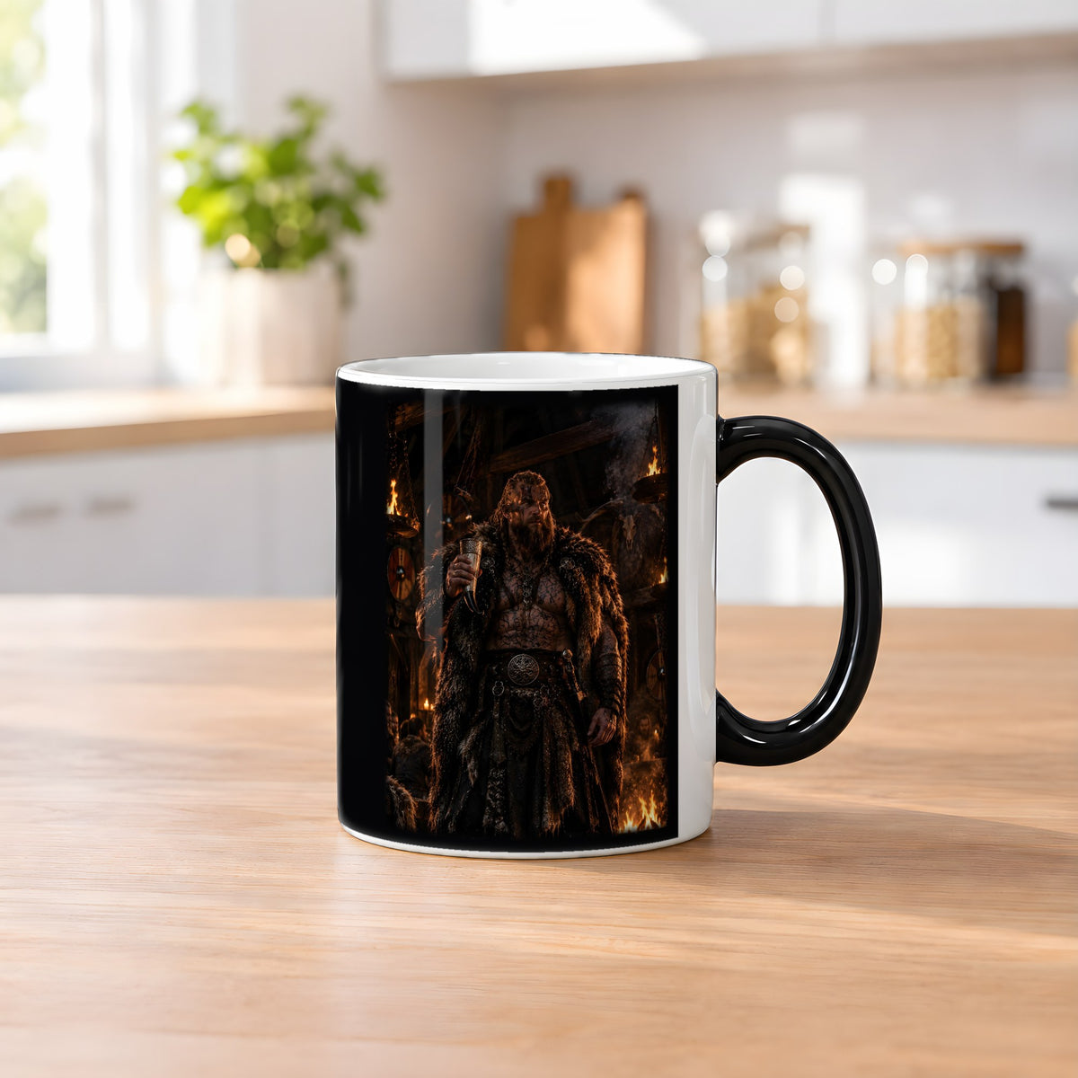 Der Jarl – Black Edition Zaubertasse mit Motiv (heiß), auf dem Küchentresen