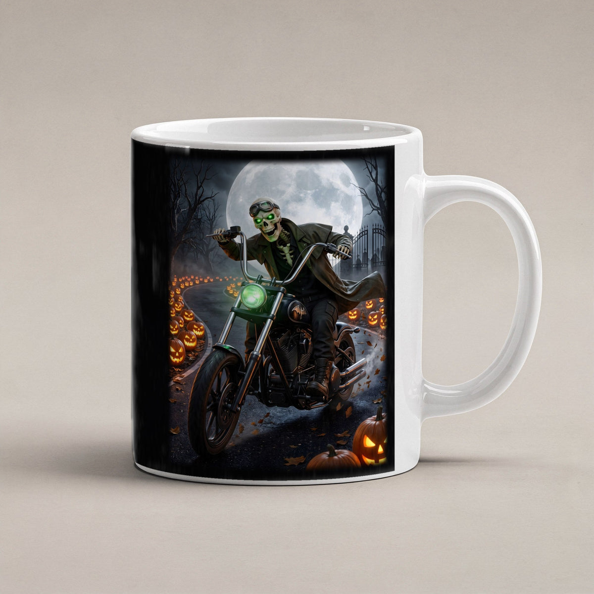 Der Knochenbiker – weiße Tasse, freigestellt