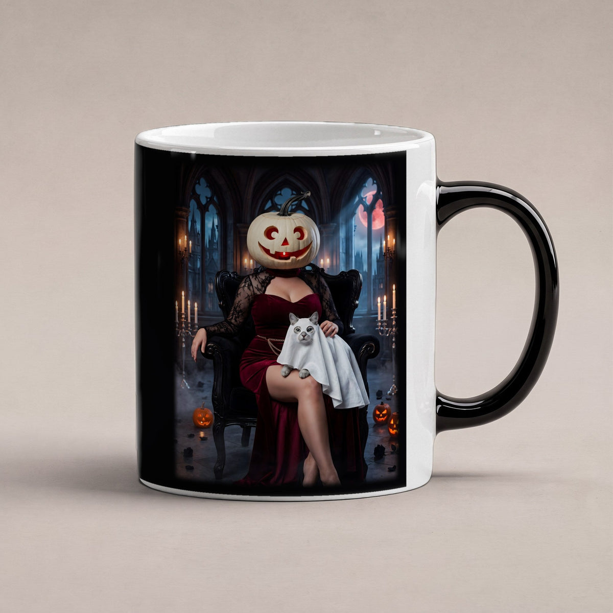 Die Kürbis-Dame – Black Edition Zaubertasse mit Motiv (heiß), freigestellt