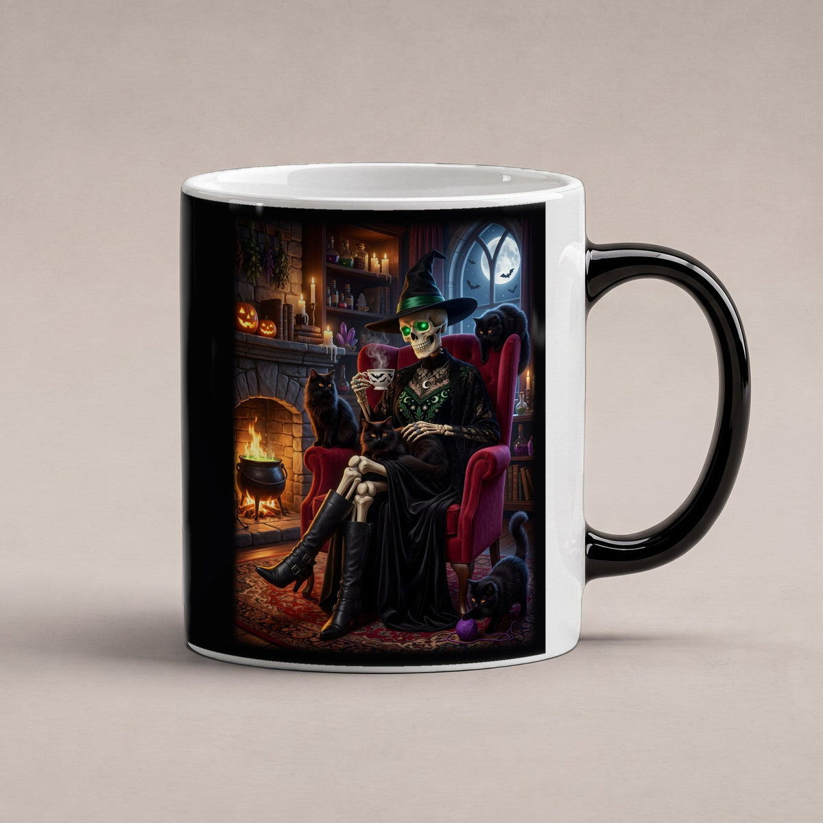 Die Katzenhexe – Black Edition Zaubertasse mit Motiv (heiß), freigestellt