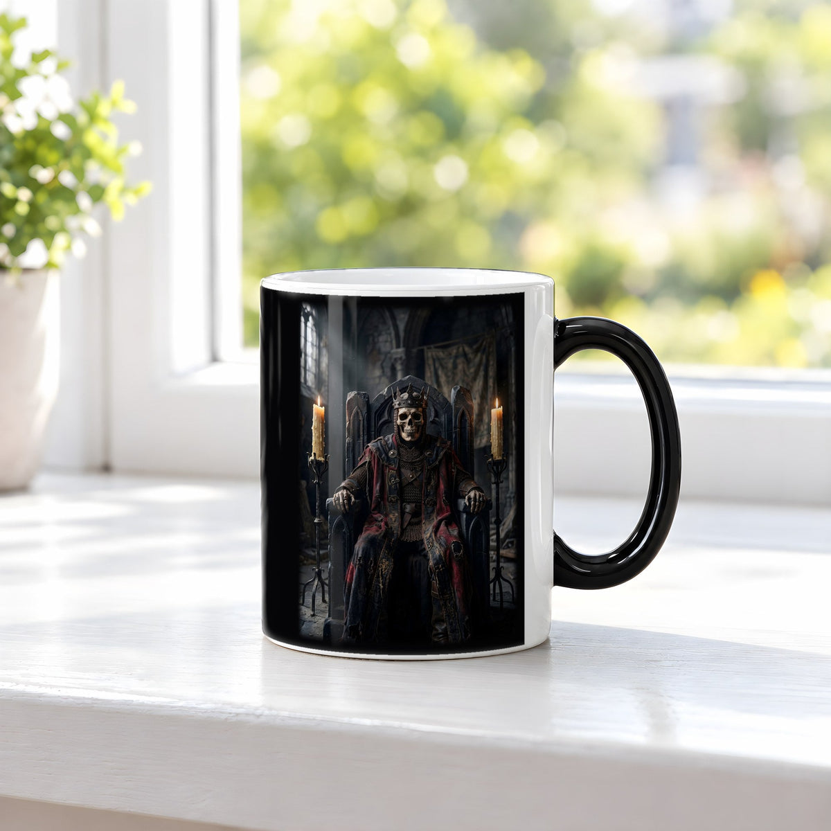 Der Knochenkönig – Black Edition Zaubertasse mit Motiv (heiß), auf der Fensterbank