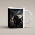 Der König im Regen – weiße Tasse, freigestellt