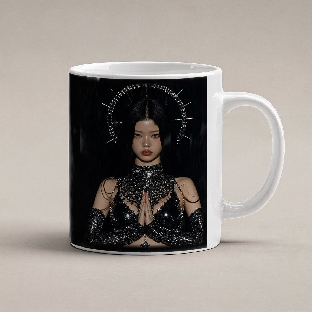 Die Kristallkönigin – weiße Tasse, freigestellt