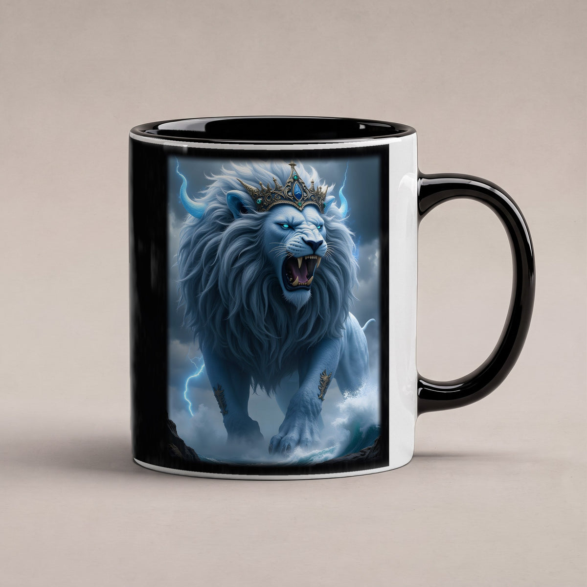 Der Kronenlöwe – Tasse innen schwarz, freigestellt