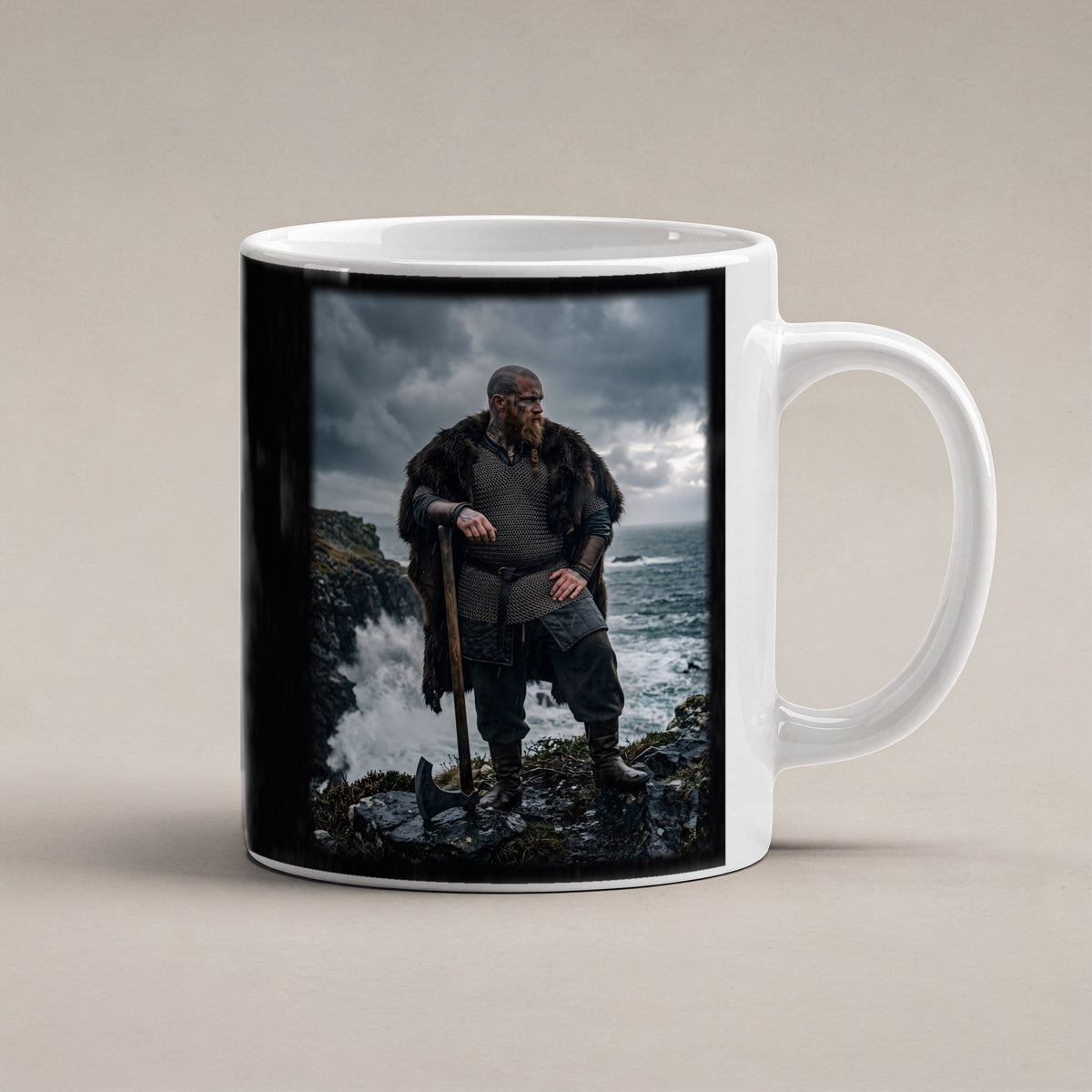 Der Küstenwächter – weiße Tasse, freigestellt