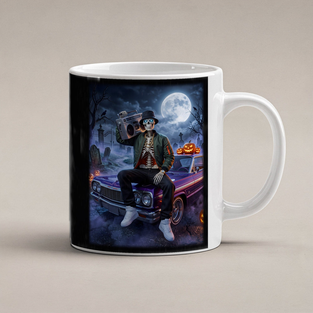Der Lowrider – weiße Tasse, freigestellt
