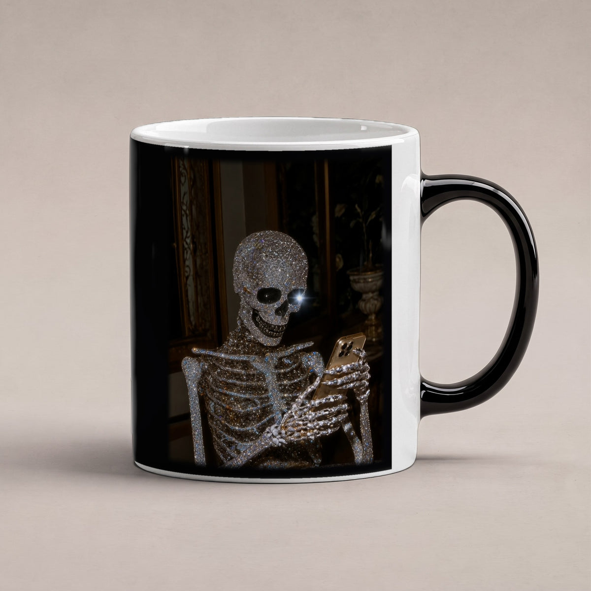 Der letzte Gast – Black Edition Zaubertasse mit Motiv (heiß), freigestellt