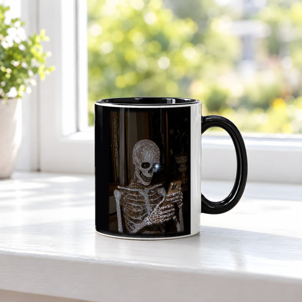Der letzte Gast – Tasse innen schwarz, auf der Fensterbank