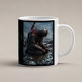 Der Trauernde – weiße Tasse, freigestellt