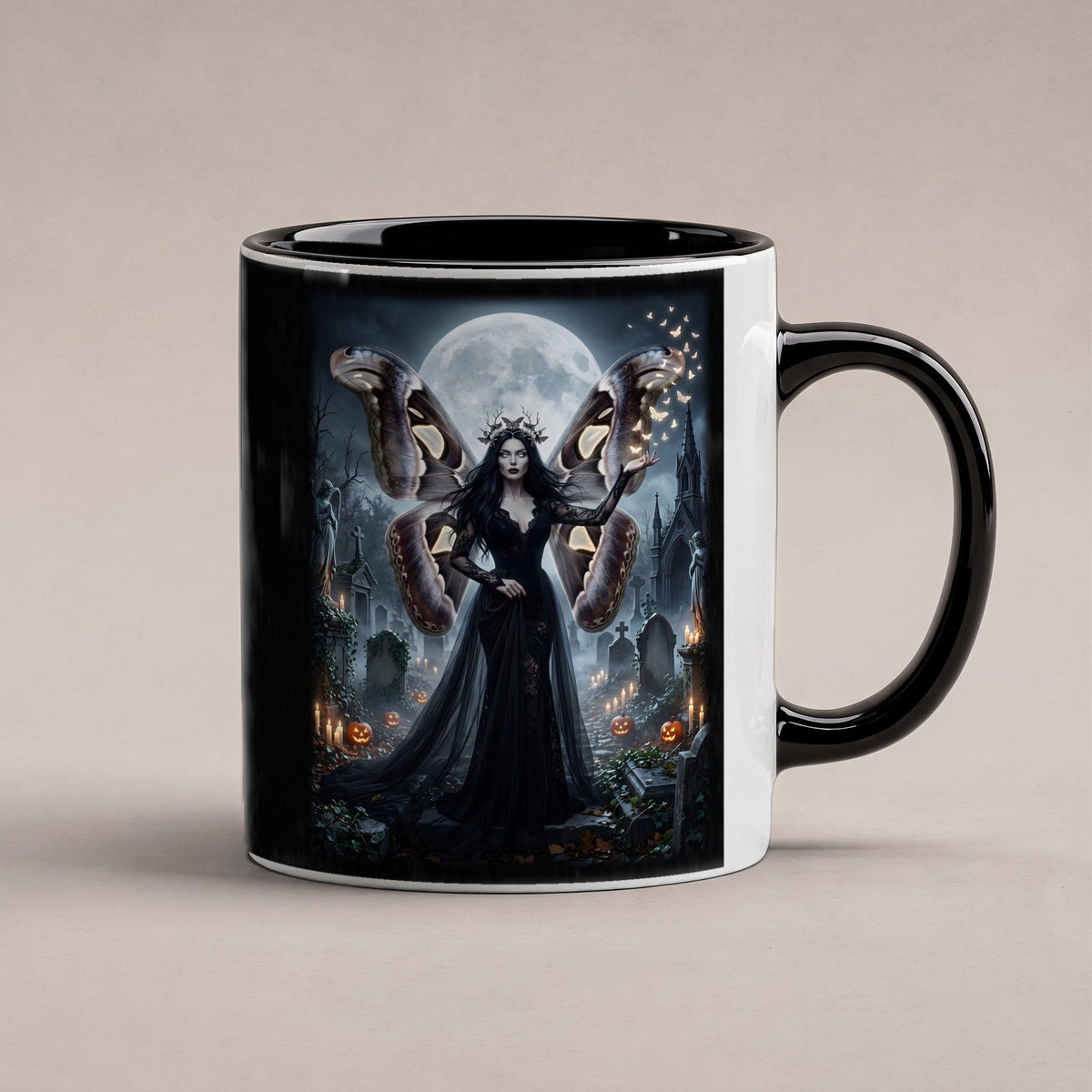 Die Mottenkönigin – Tasse innen schwarz, freigestellt