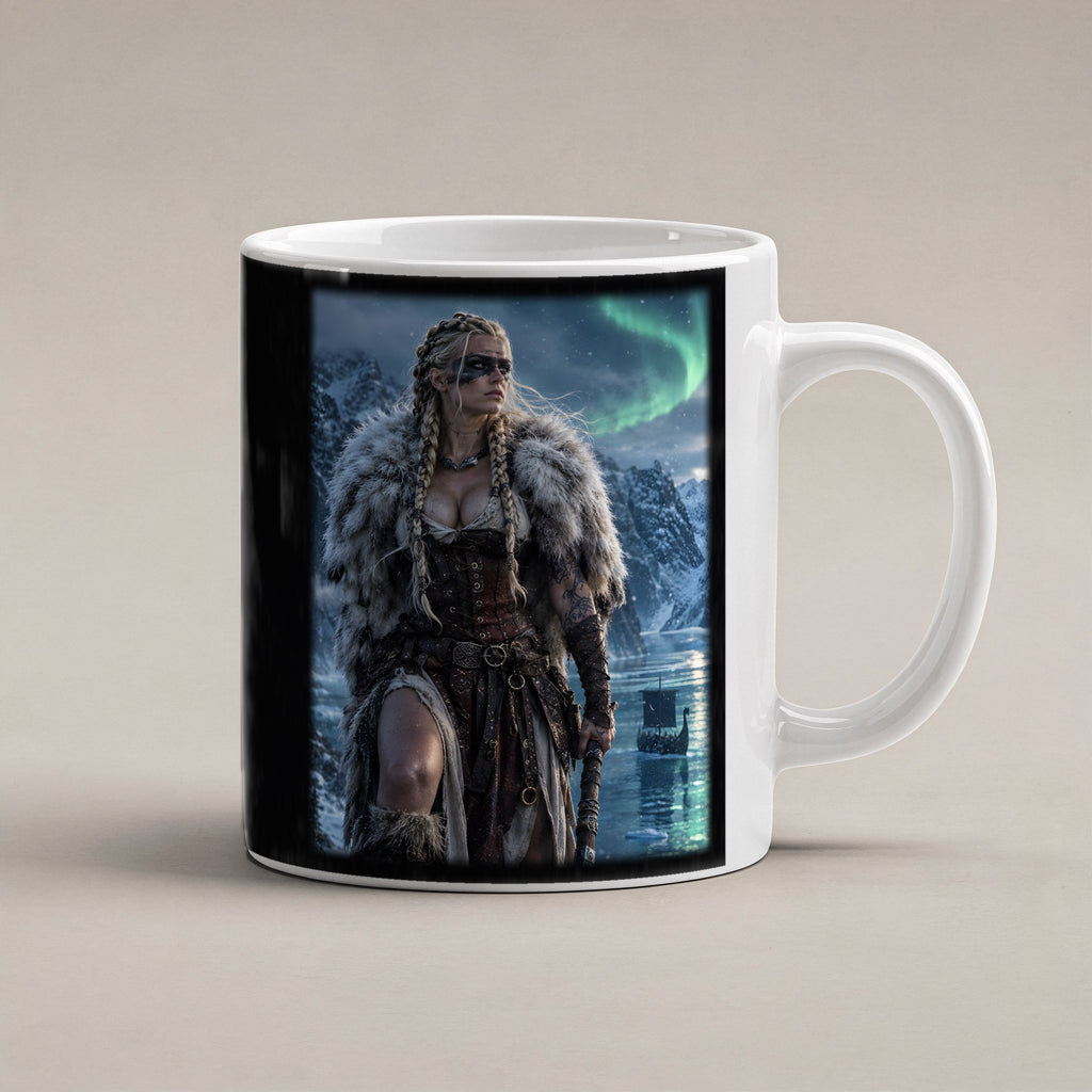 Die Nordlichtkriegerin – weiße Tasse, freigestellt