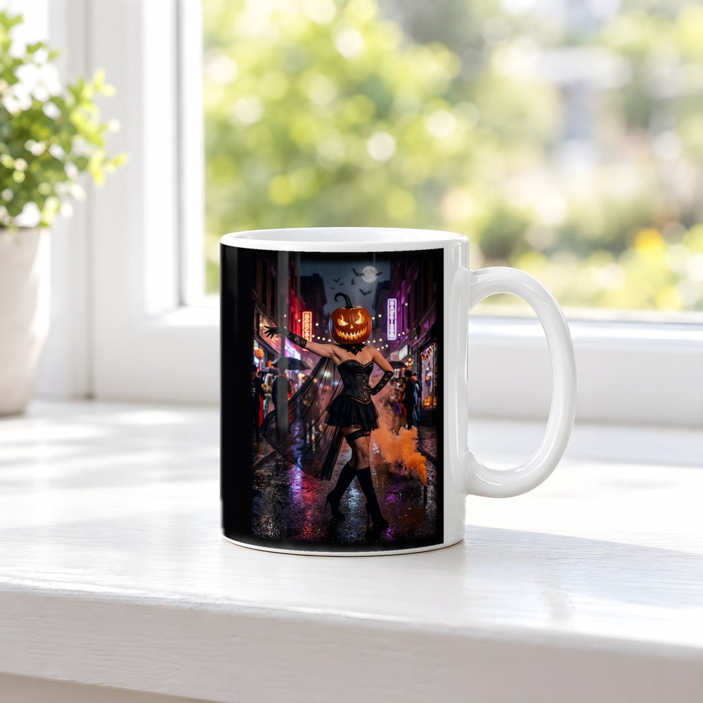 Die Nachtschwärmerin – weiße Tasse, auf der Fensterbank