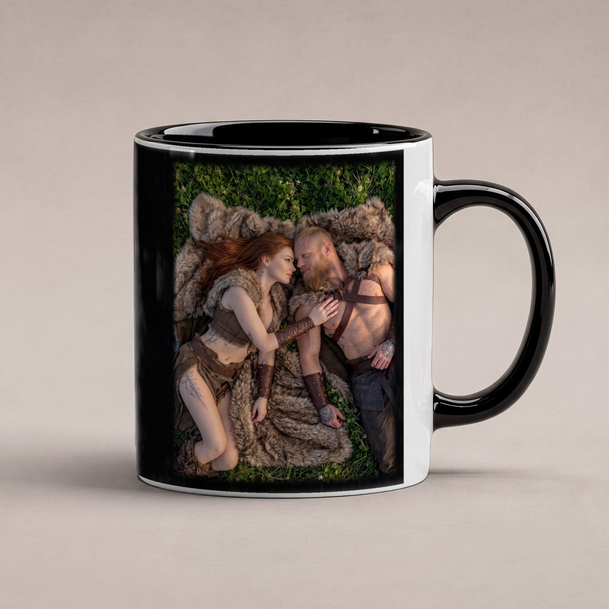 Nur wir zwei – Tasse innen schwarz, freigestellt
