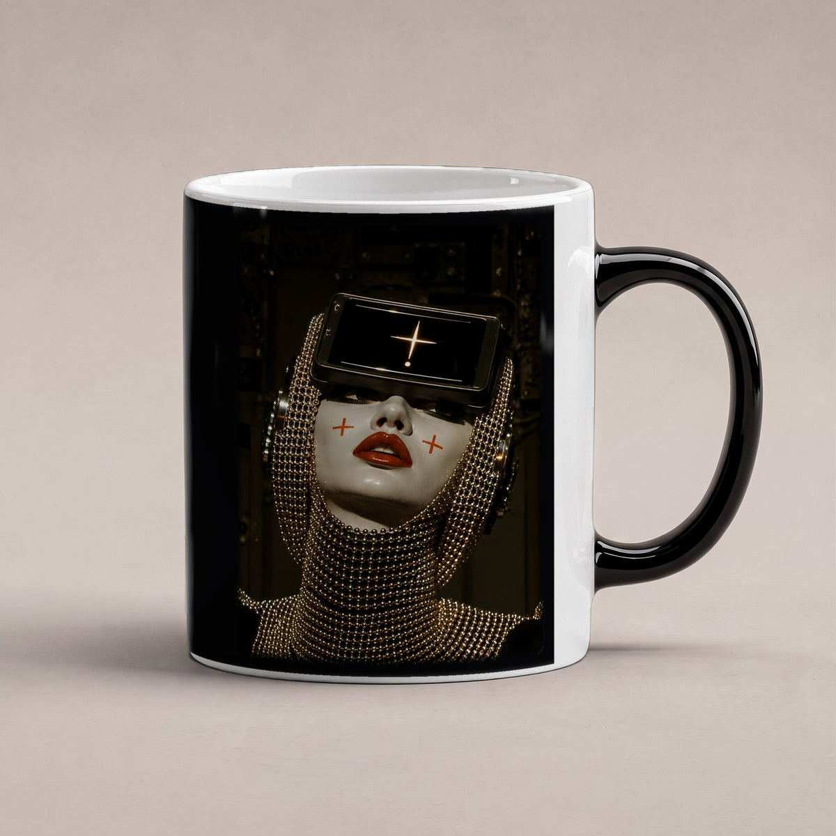 Die Orakel-Priesterin – Black Edition Zaubertasse mit Motiv (heiß), freigestellt