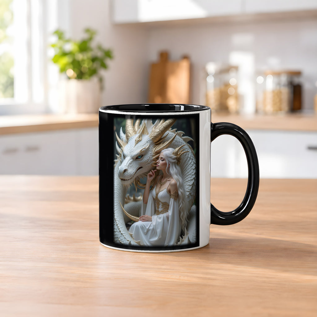 Die Perlenkönigin – Tasse innen schwarz, auf dem Küchentresen