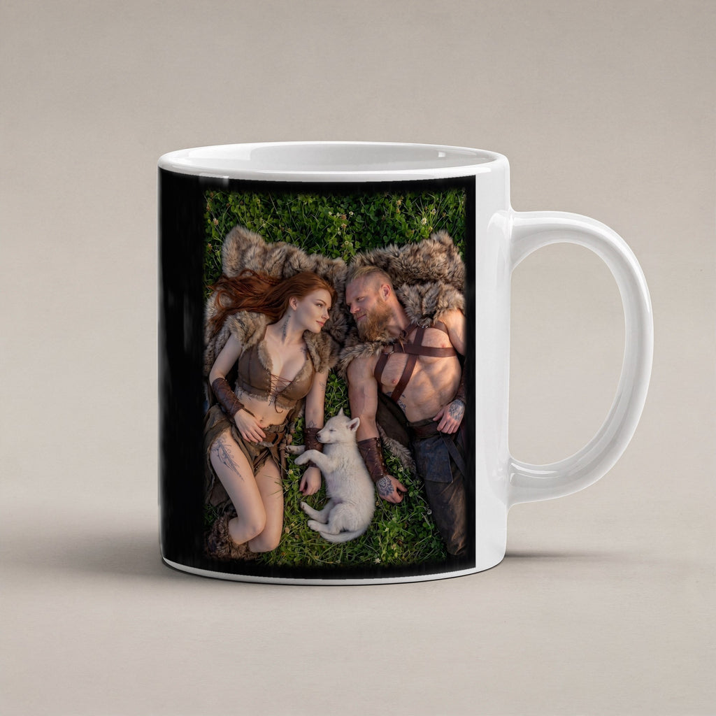 Rast im Klee – weiße Tasse, freigestellt