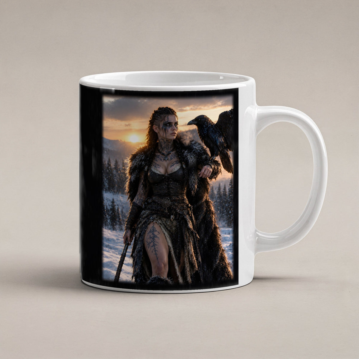 Die Rabenkriegerin – weiße Tasse, freigestellt