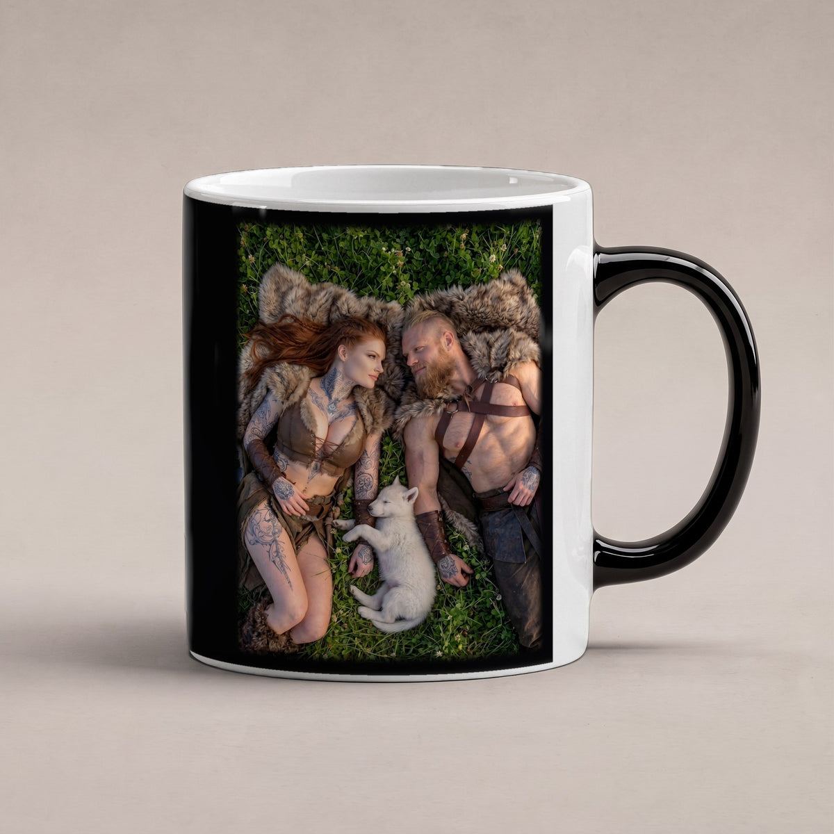 Mittagsruhe – Black Edition Zaubertasse mit Motiv (heiß), freigestellt