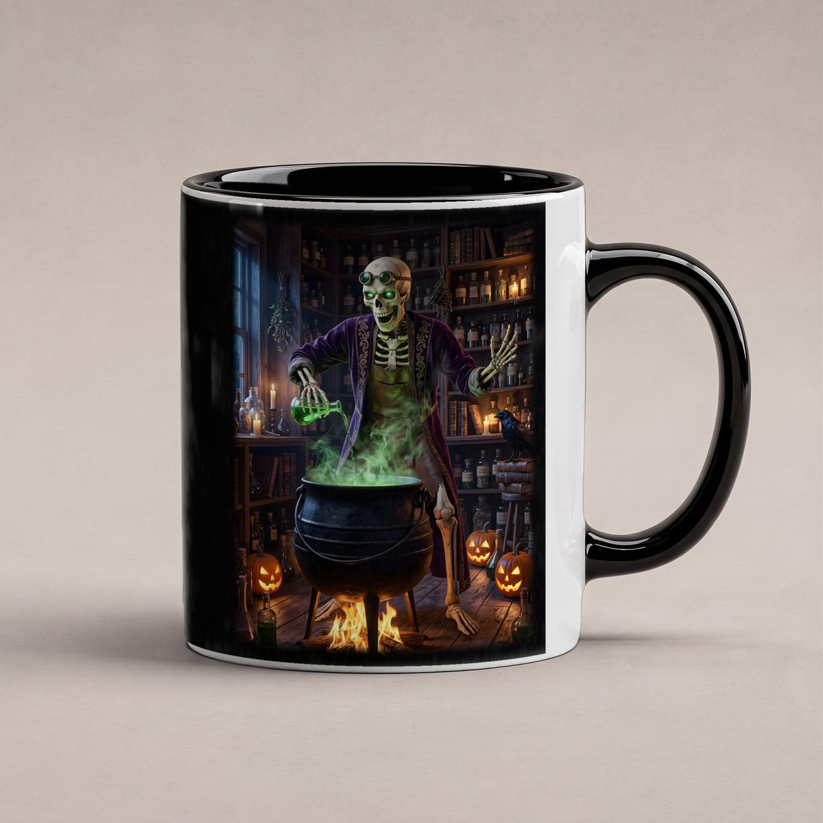 Der Alchemist – Tasse innen schwarz, freigestellt