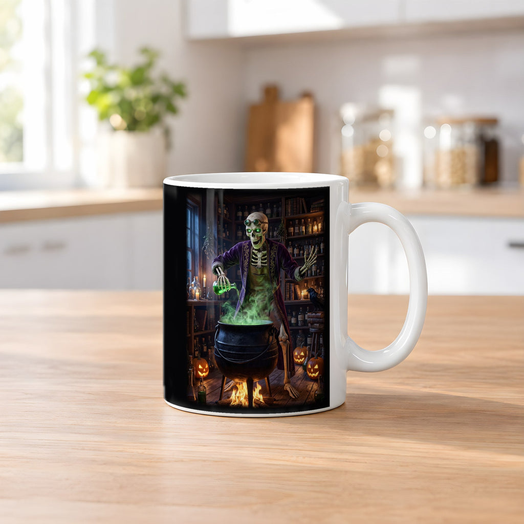 Der Alchemist – weiße Tasse, auf dem Küchentresen