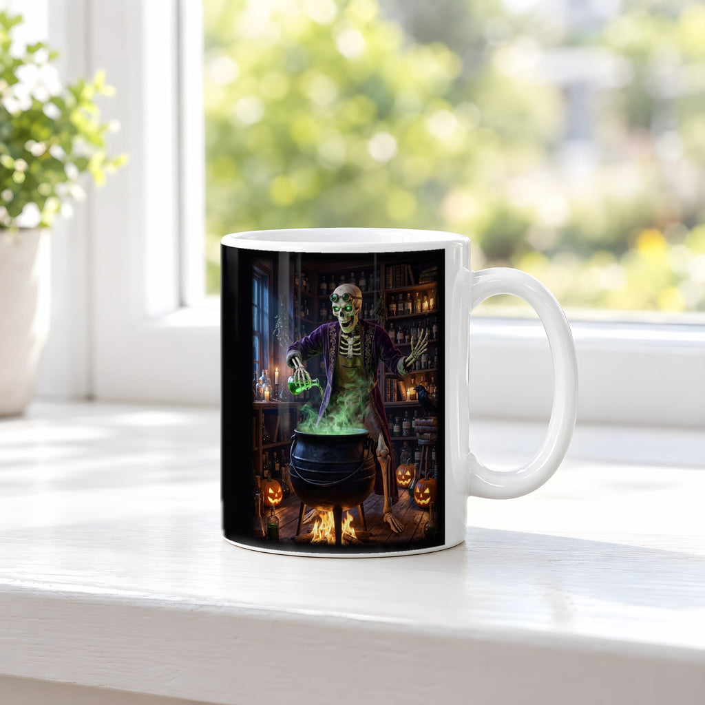 Der Alchemist – weiße Tasse, auf der Fensterbank