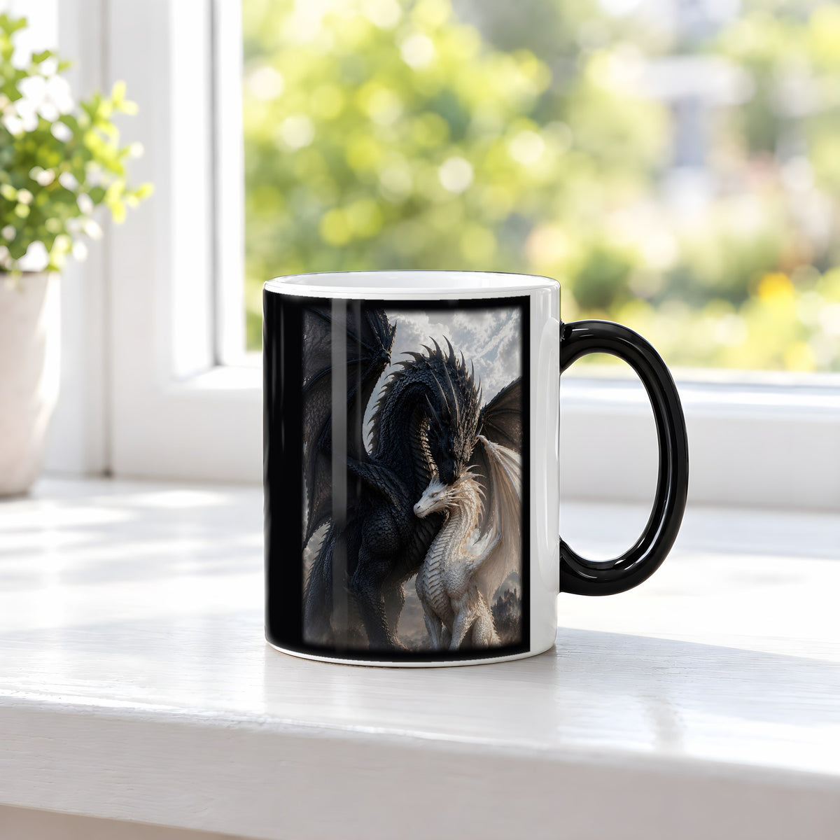 Der Seelenbund – Black Edition Zaubertasse mit Motiv (heiß), auf der Fensterbank