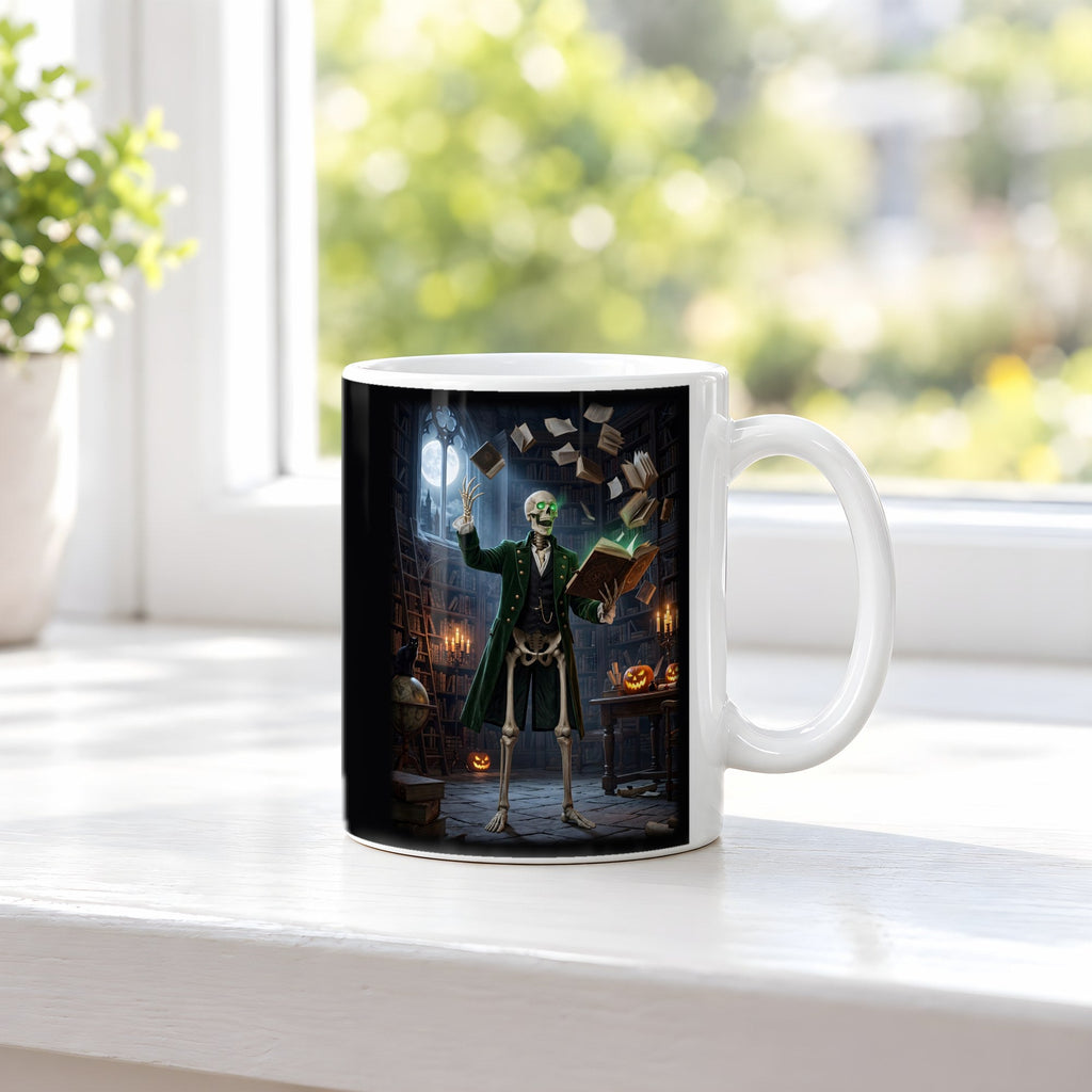 Der Bibliothekar – weiße Tasse, auf der Fensterbank