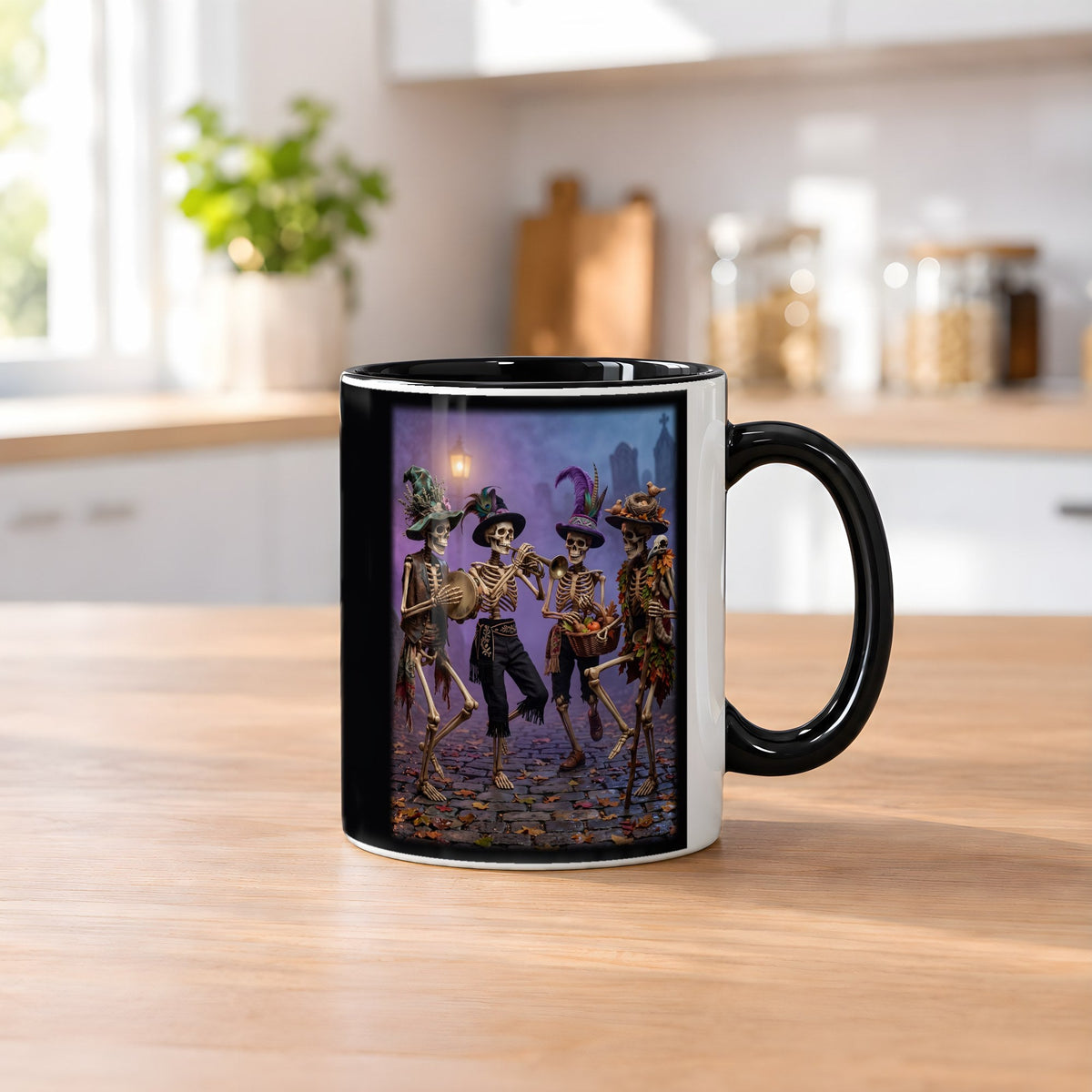 Die Knochenkapelle – Tasse innen schwarz, auf dem Küchentresen