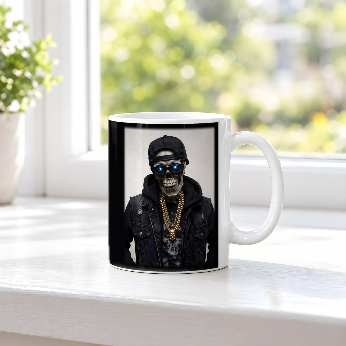 Das Gold-Skelett – weiße Tasse, auf der Fensterbank