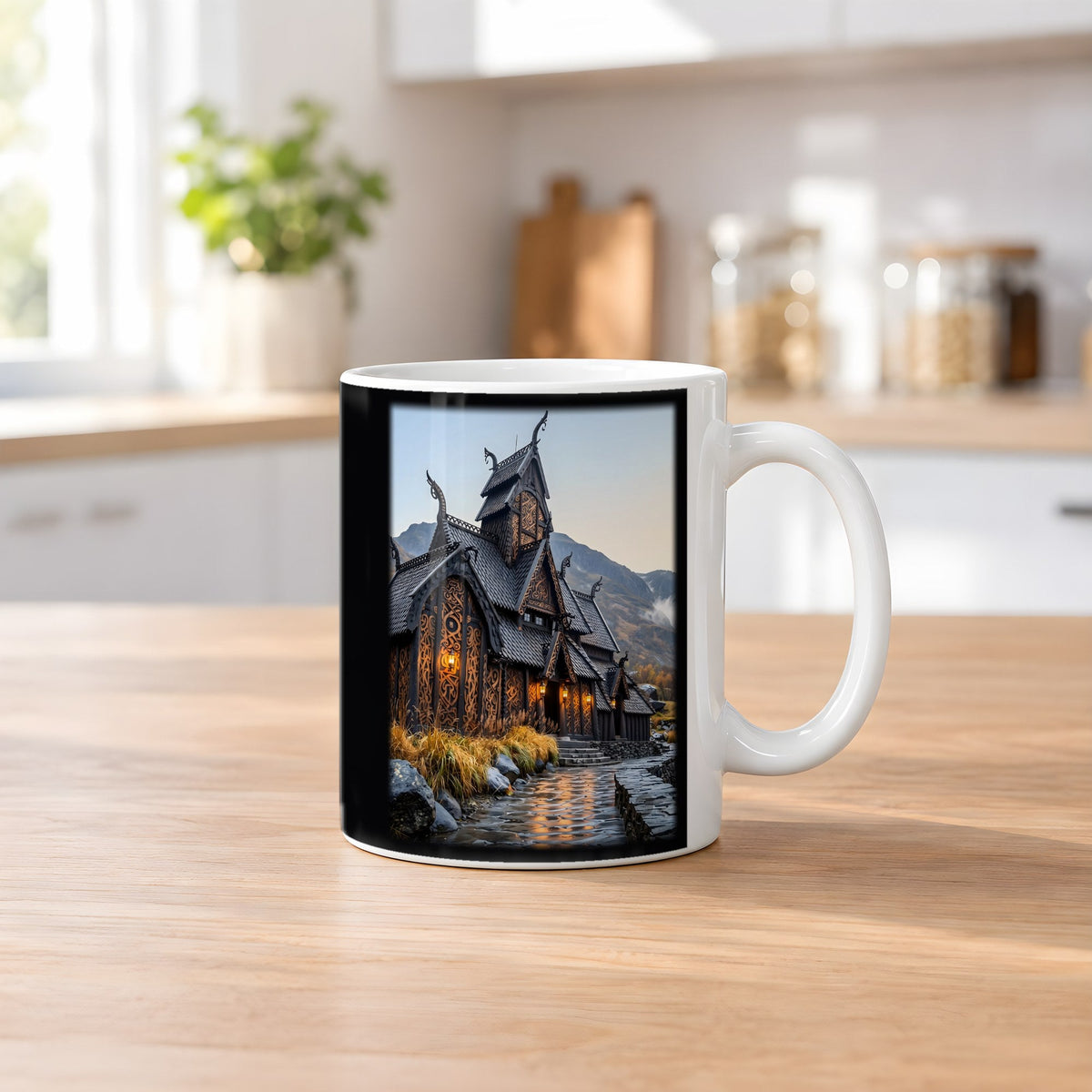Stabkirche im Herbst – weiße Tasse, auf dem Küchentresen