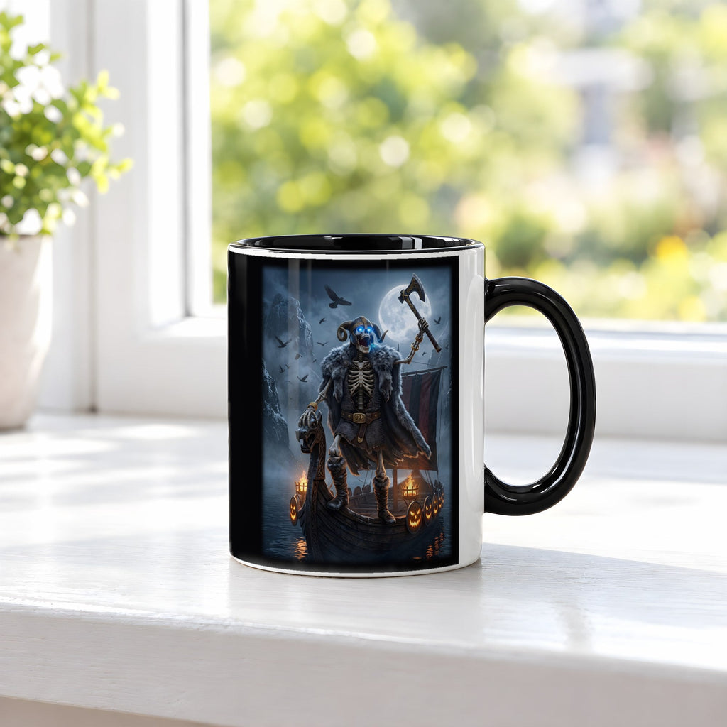 Der Skelett-Jarl – Tasse innen schwarz, auf der Fensterbank