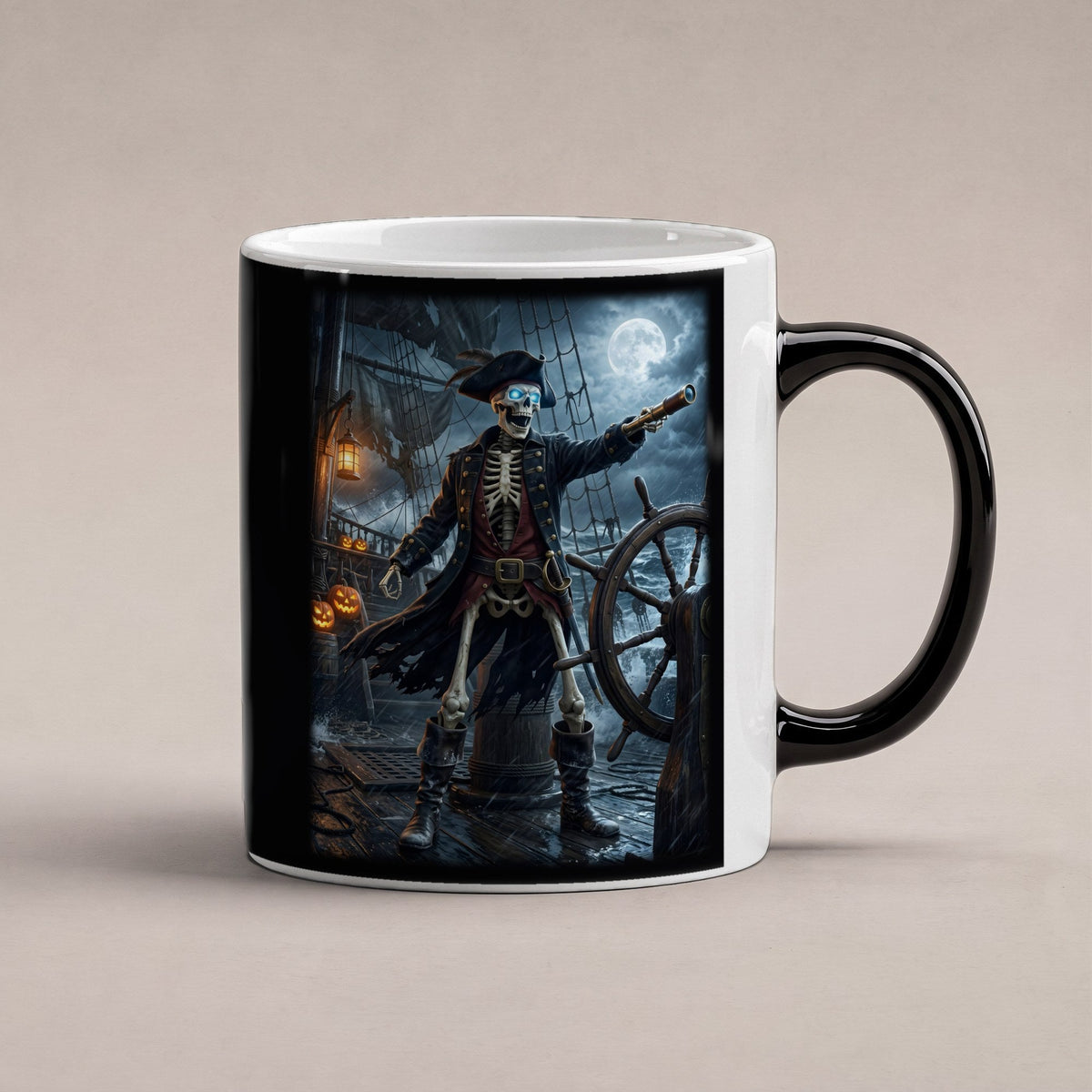 Der Knochenkapitän – Black Edition Zaubertasse mit Motiv (heiß), freigestellt