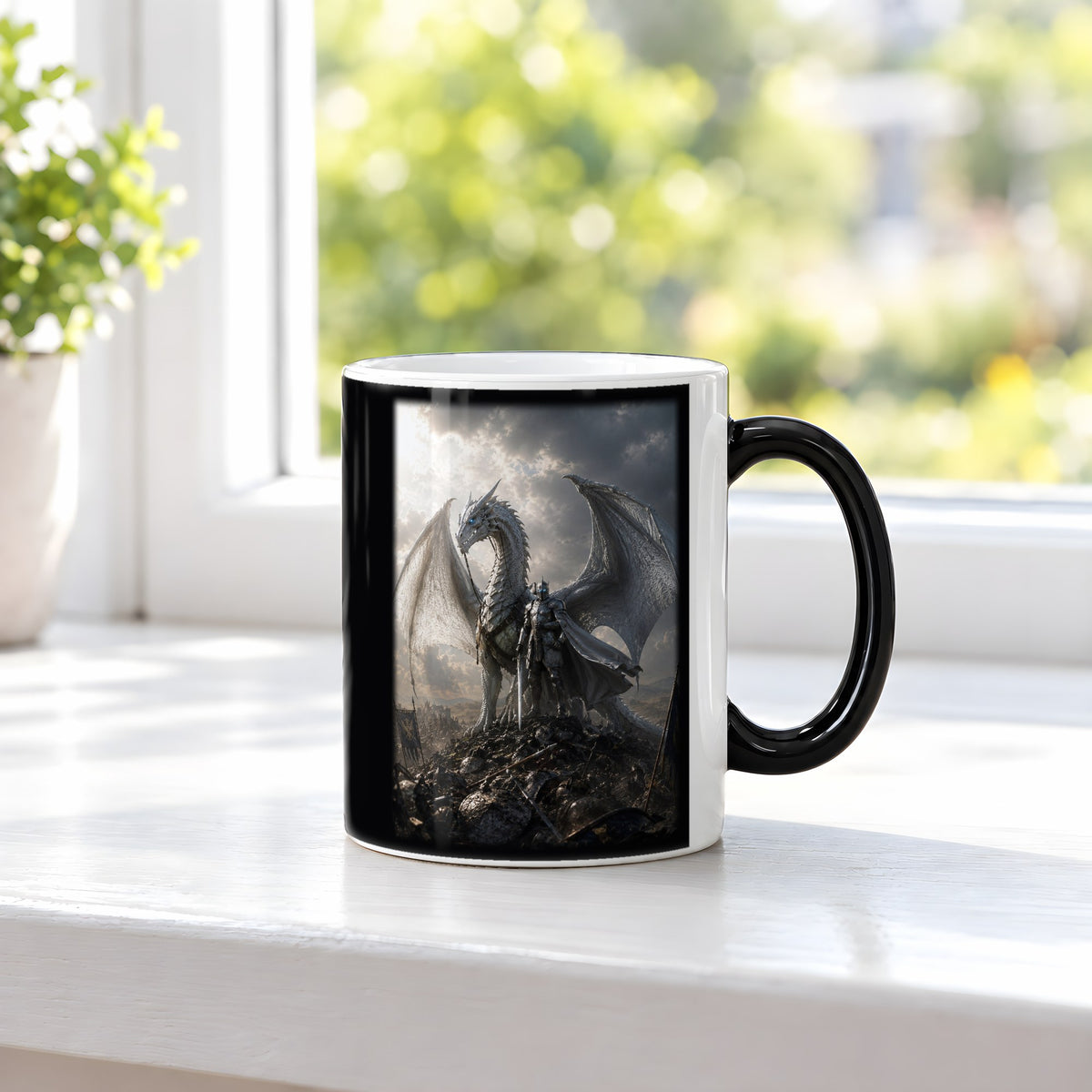 Der Silberritter – Black Edition Zaubertasse mit Motiv (heiß), auf der Fensterbank
