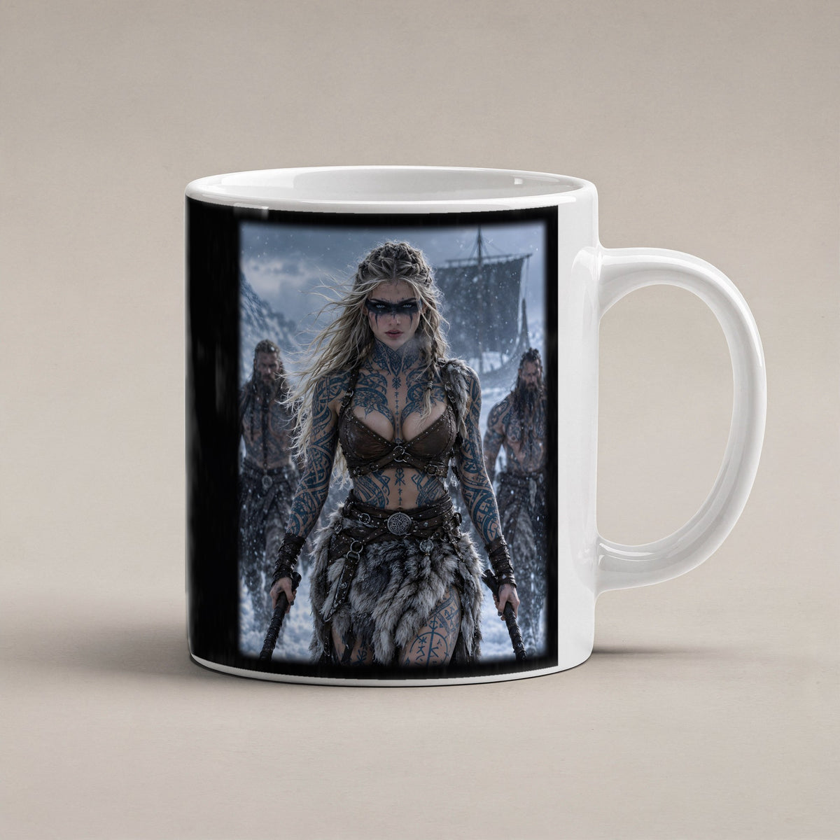 Die Schildmaid vom Fjord – weiße Tasse, freigestellt