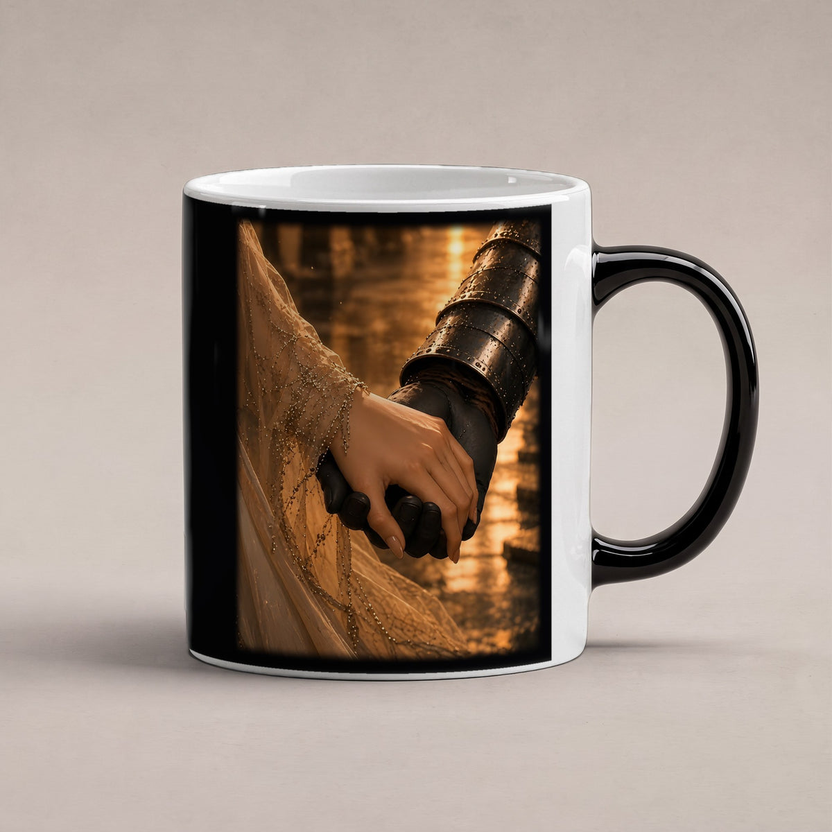 Das stille Versprechen – Black Edition Zaubertasse mit Motiv (heiß), freigestellt