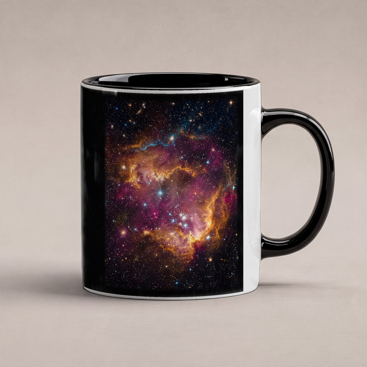 Die Sternenwiege – Tasse innen schwarz, freigestellt