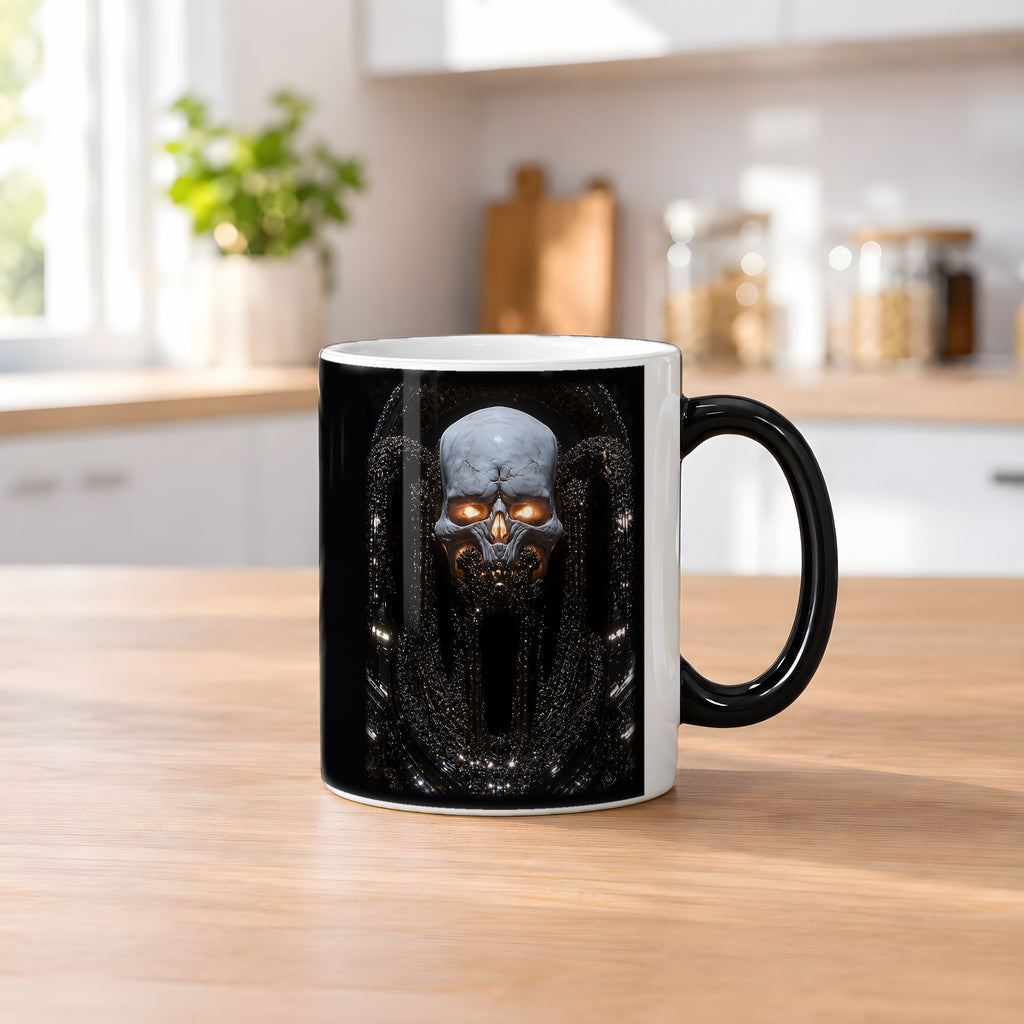 Der Totenfürst – Black Edition Zaubertasse mit Motiv (heiß), auf dem Küchentresen