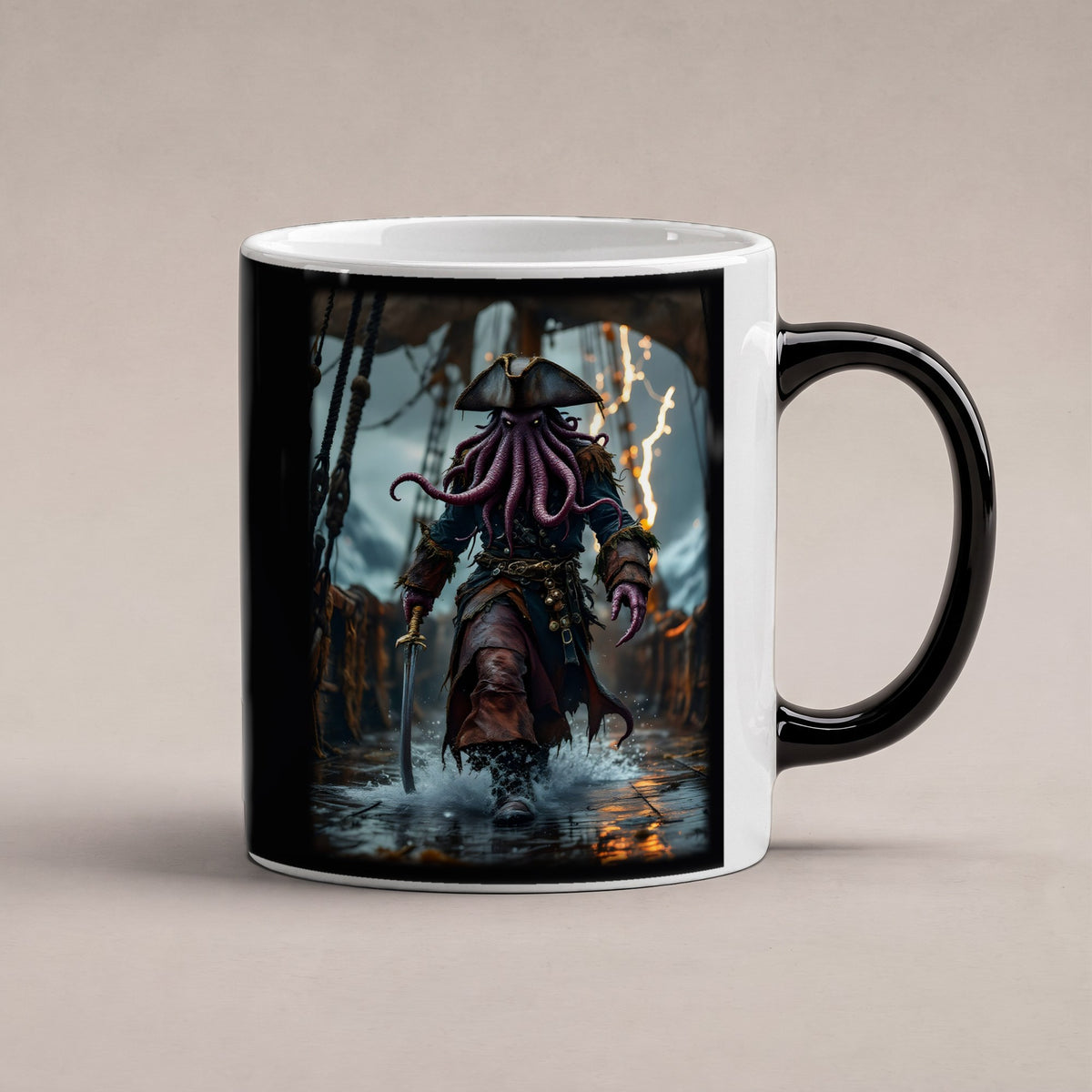 Der Tiefseekapitän – Black Edition Zaubertasse mit Motiv (heiß), freigestellt