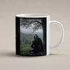 Unter dem Blütenbaum – weiße Tasse, freigestellt