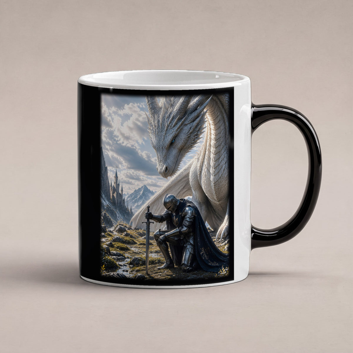 Unter weißen Schwingen – Black Edition Zaubertasse mit Motiv (heiß), freigestellt