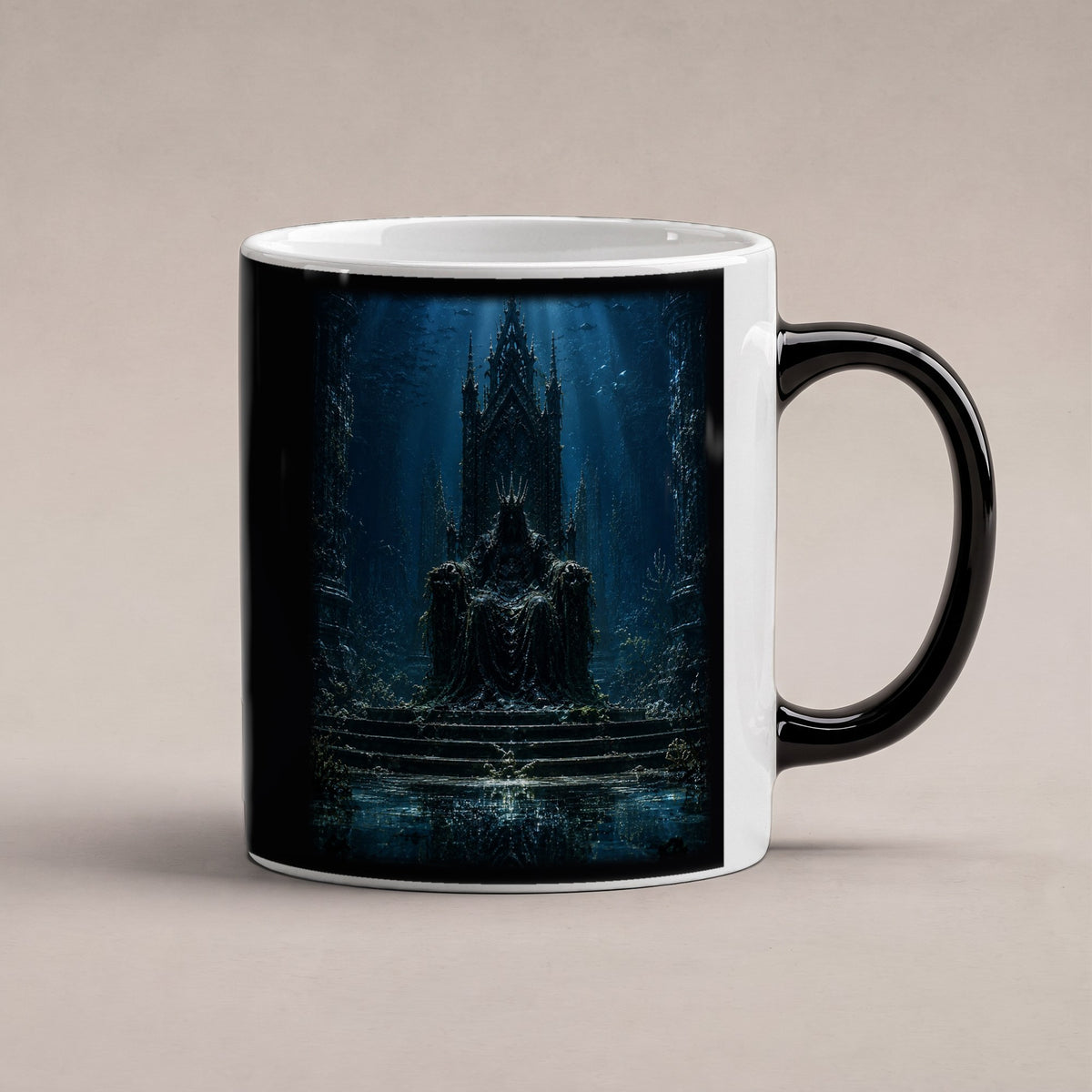 Das Verborgene Reich – Black Edition Zaubertasse mit Motiv (heiß), freigestellt