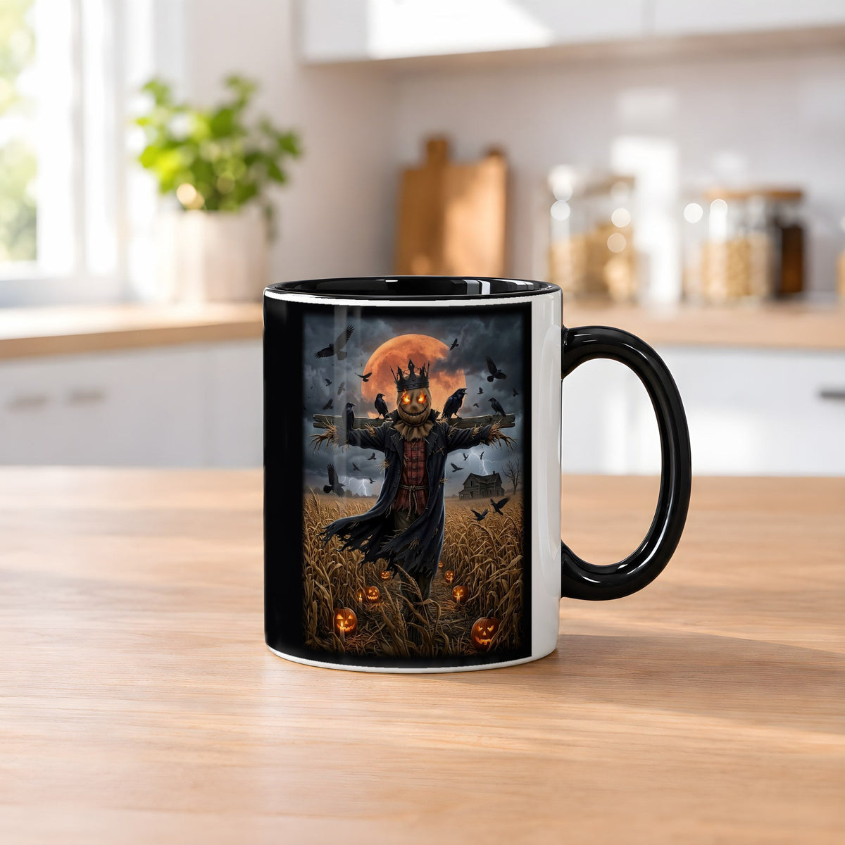 Der Vogelscheuchen-König – Tasse innen schwarz, auf dem Küchentresen
